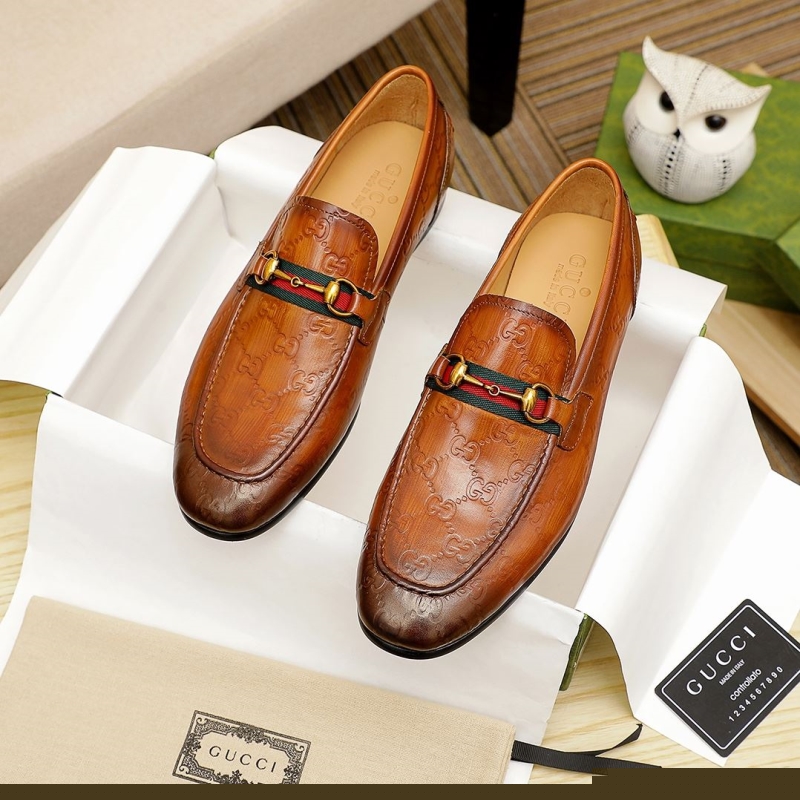 G*u*i leather shoes